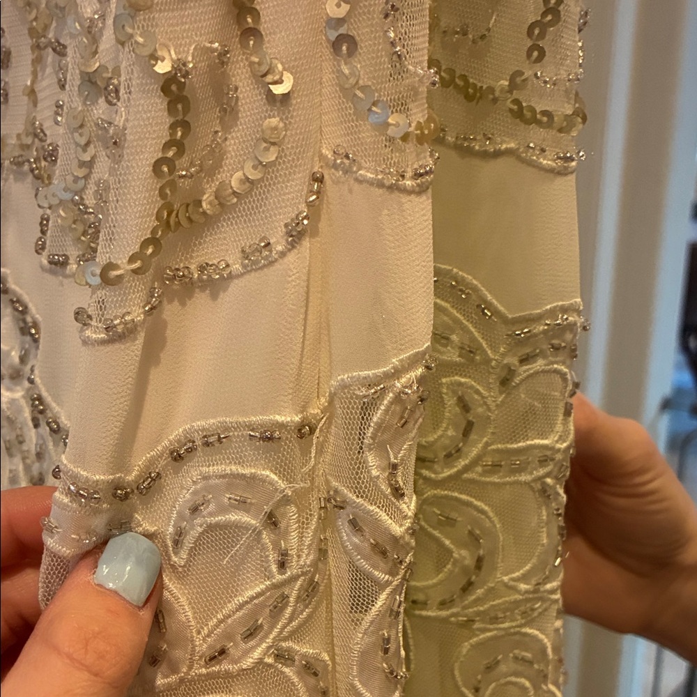 Sue Wong nocturne Ivory Beaded Lace V-Neck Wedding Gown - Picture 4 of 17